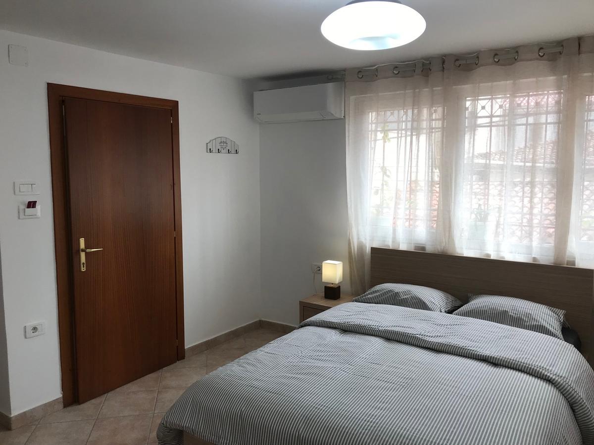 Andi Apartments Tirana Exterior foto